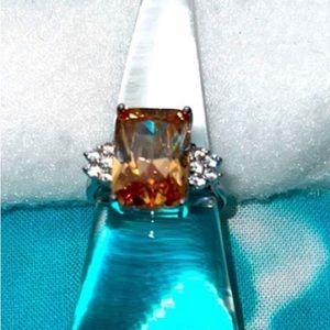 #421✅ Stunning orange gem ring